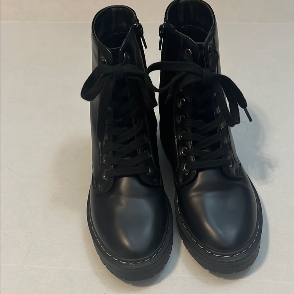 True Craft Black Lace-Up Ankle Combat Boots Womens Sz 7M